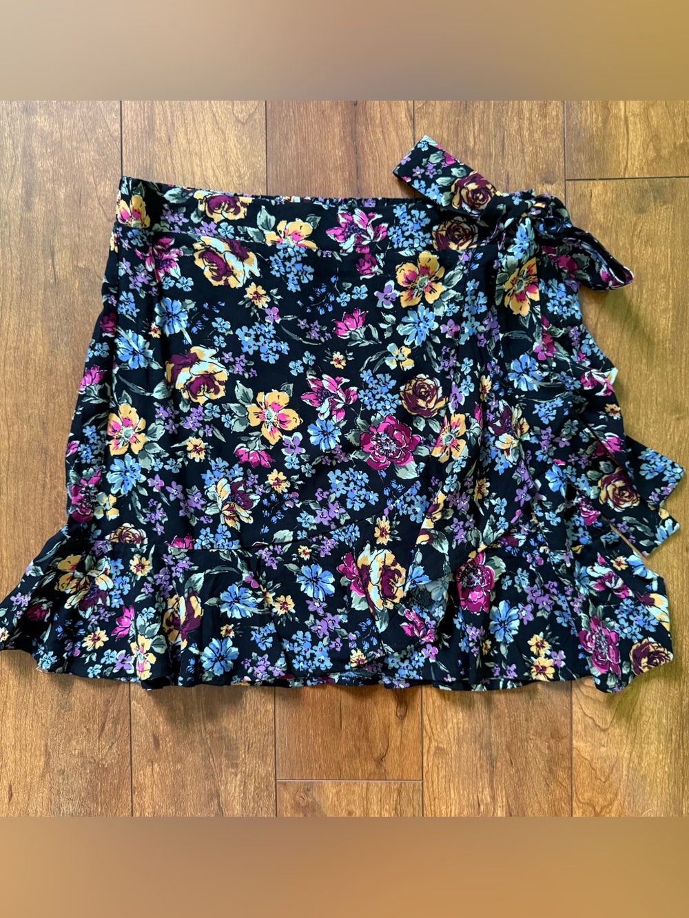 Wild Fable Floral Ruffle Faux Wrap Mini Skirt - Black Multi - Size S